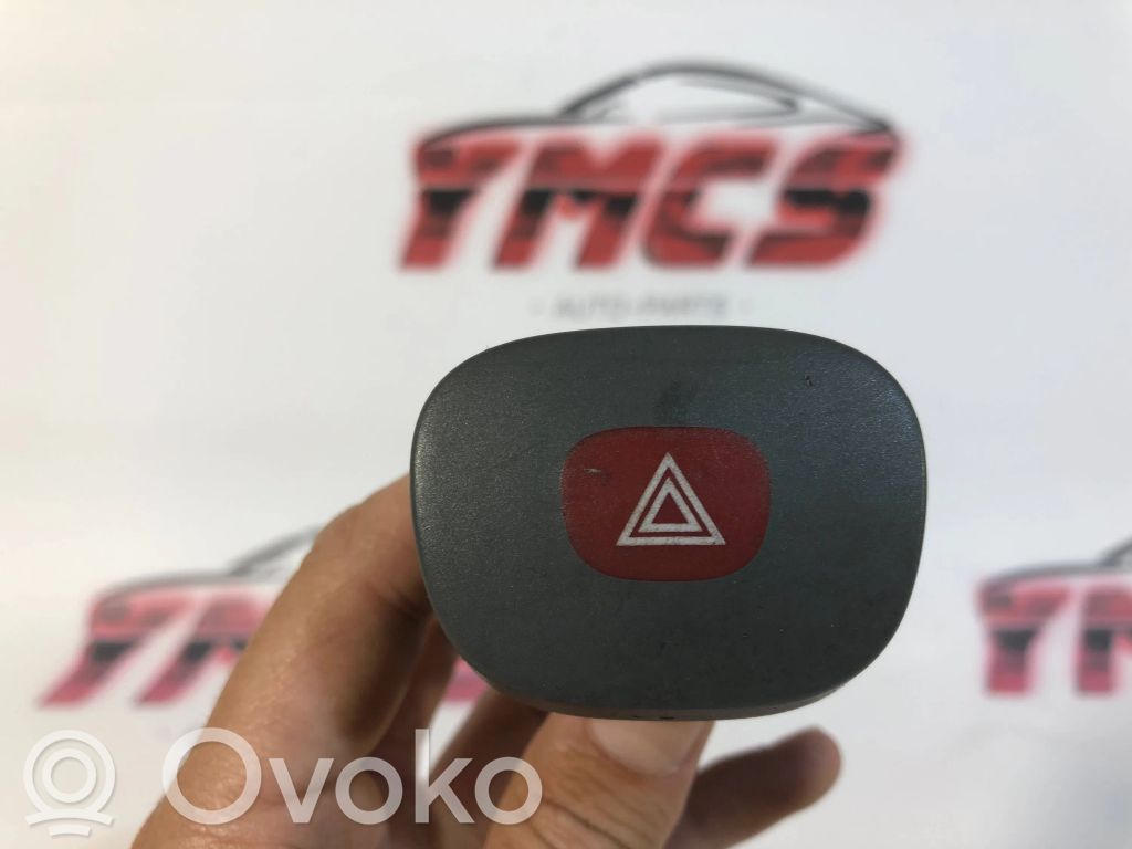 Renault Clio II Przycisk świateł awaryjnych 