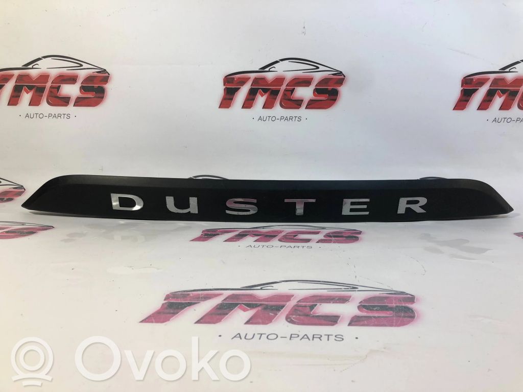 Dacia Duster Trunk door license plate light bar 
