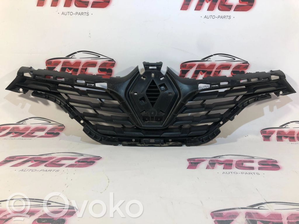 Renault Captur Front grill 