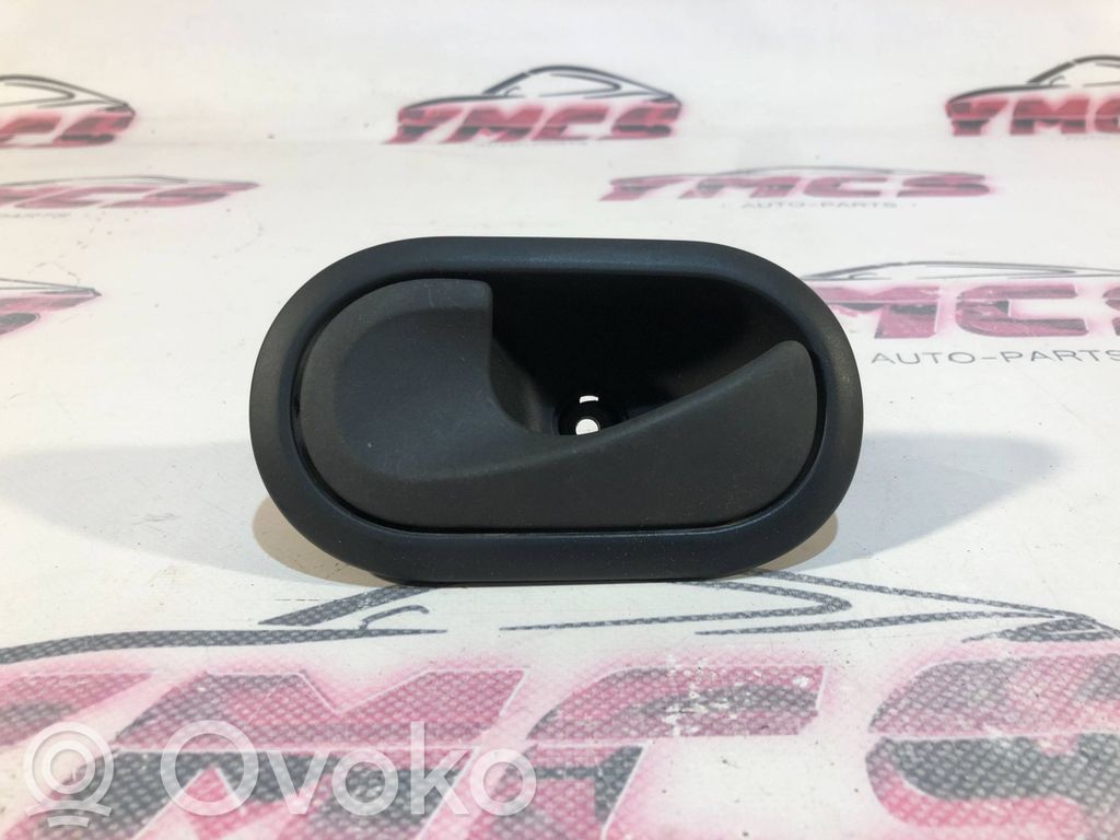 Renault Clio III Manecilla interna puerta delantera 