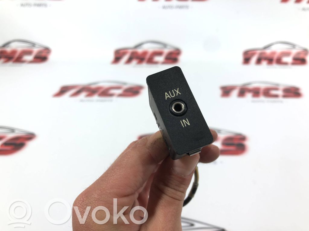 Câble adaptateur AUX   6930561,61316930561
