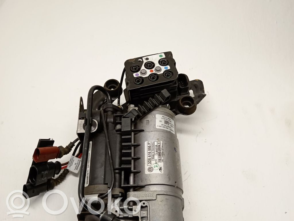 Bentley Continental Air suspension compressor/pump 