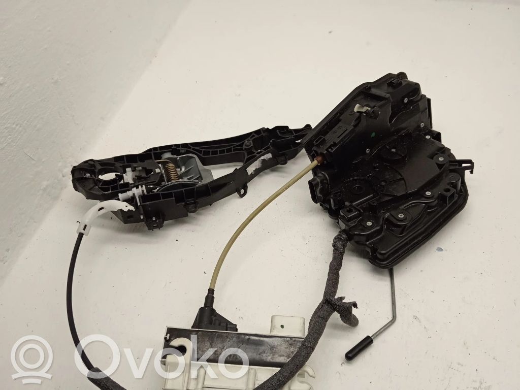 BMW 7 G11 G12 Zamek drzwi tylnych 