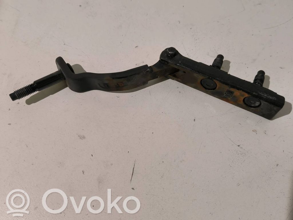 Tailgate/trunk/boot hinge   8V41S42900AE