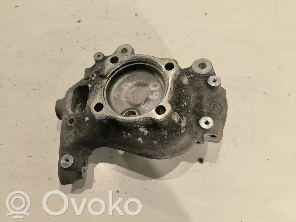 Front wheel hub   6760954R
