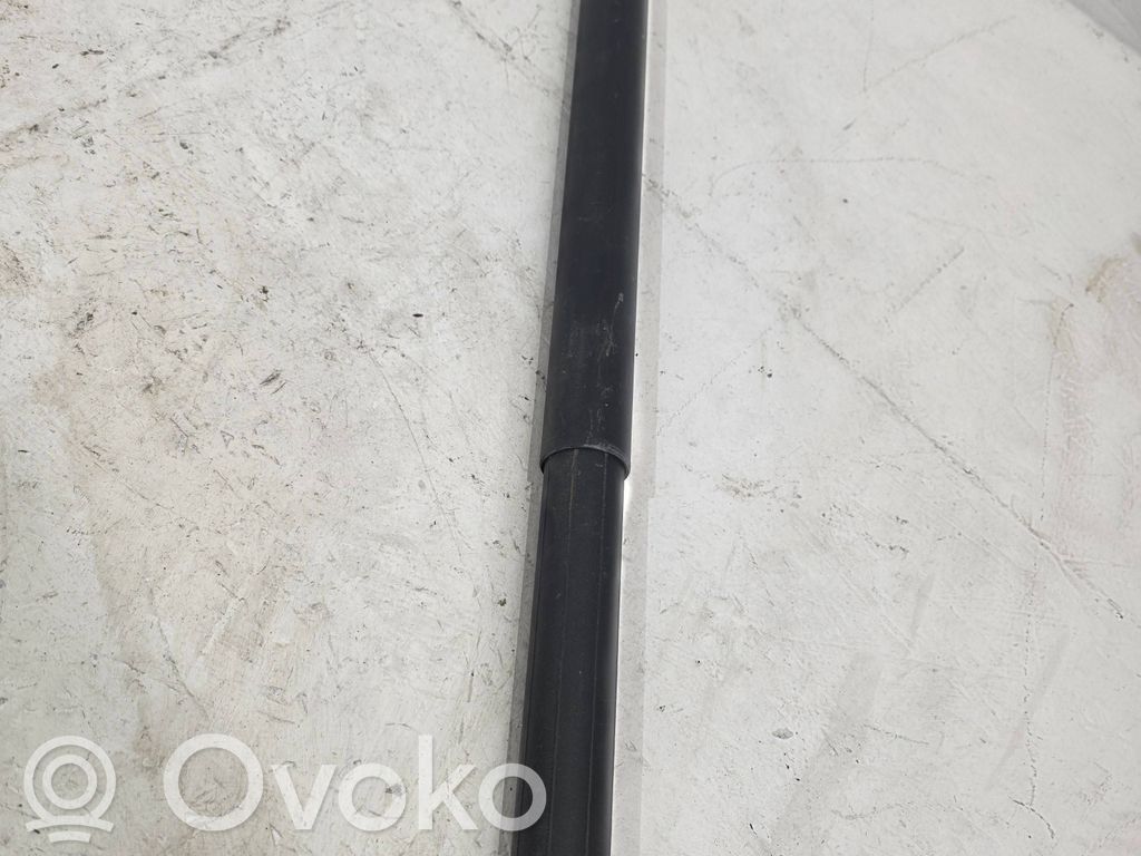 Audi Q8 Takaluukun tukivarsi 