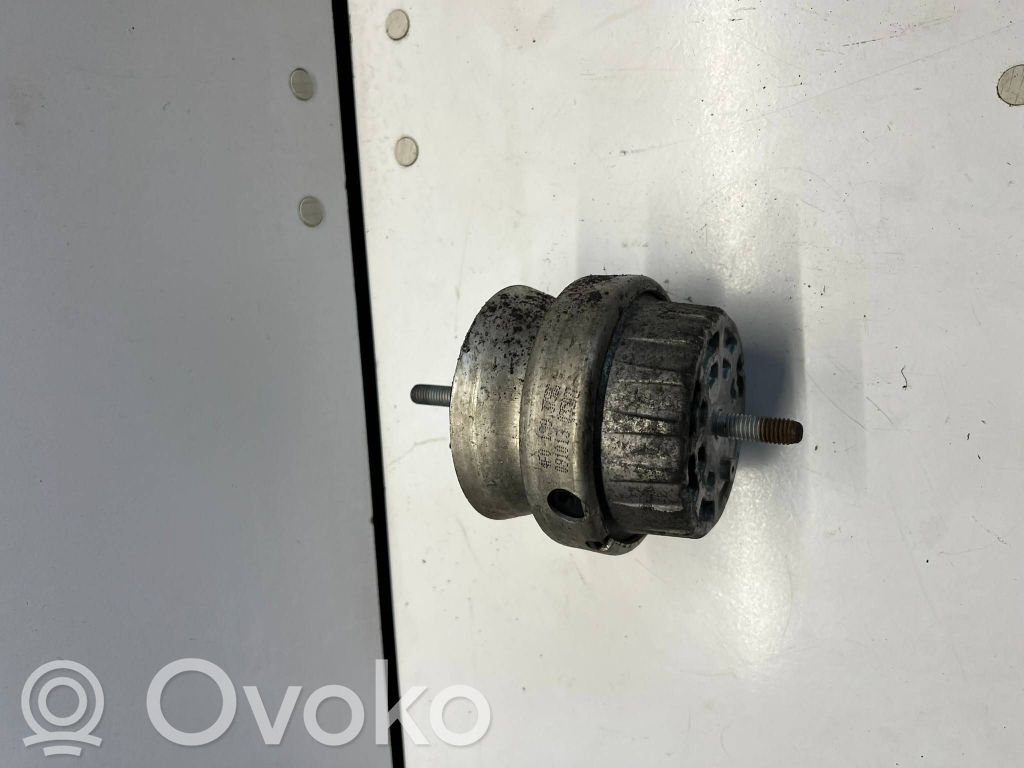 Audi A6 S6 C6 4F Wspornik / Mocowanie silnika 