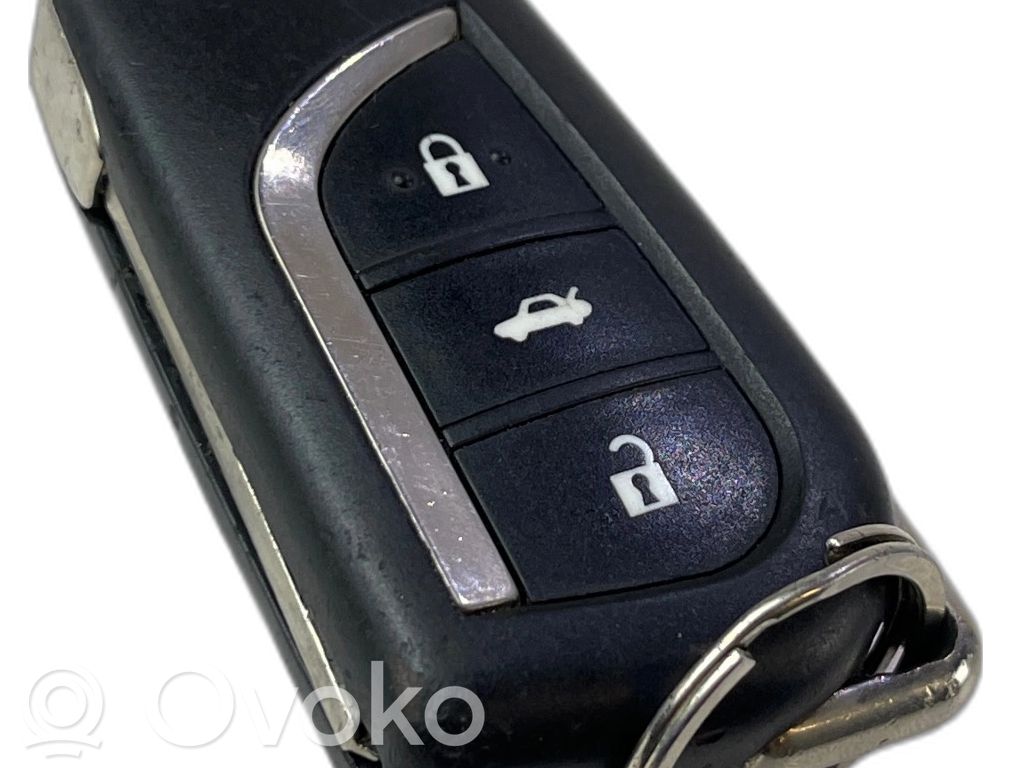 Toyota Avensis T270 Užvedimo spynelė 
