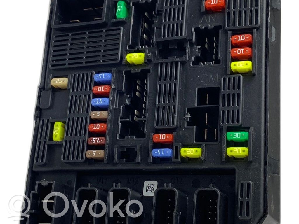 Renault Scenic III -  Grand scenic III Skrzynka bezpieczników / Komplet 