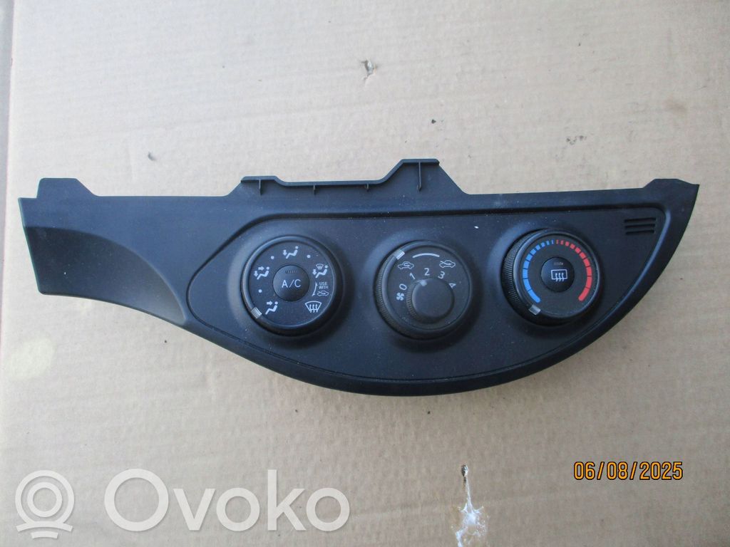 Toyota Yaris Climate control unit 