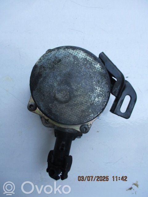 Renault Megane II Vacuum pump 