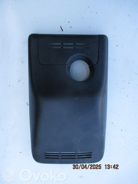 Toyota Yaris Kita salono detalė 