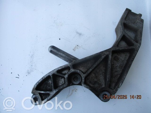 Opel Astra H Gearbox mounting bracket 