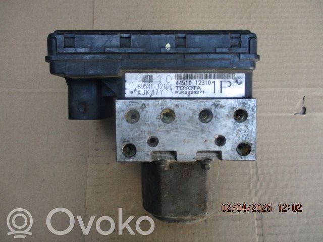 Toyota Corolla E110 Блок ABS 