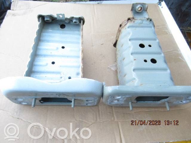 Toyota Yaris Longherone lato anteriore 