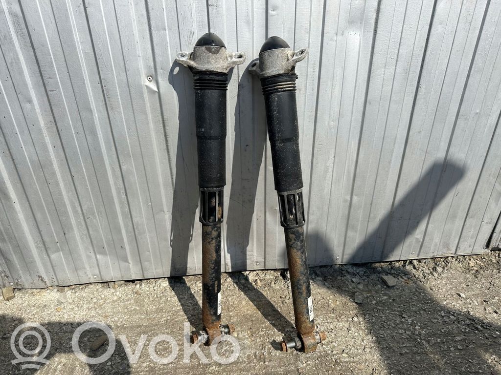 Volkswagen PASSAT B8 Amortyzator tylny 