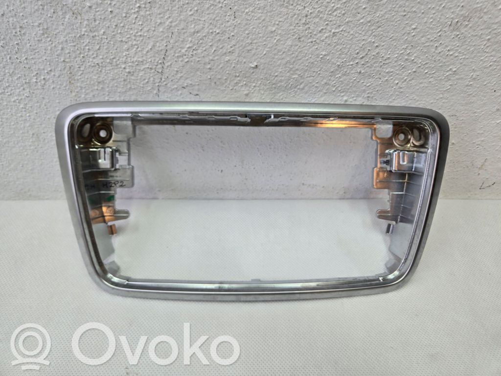 Mercedes-Benz A W176 Radio/GPS head unit trim 