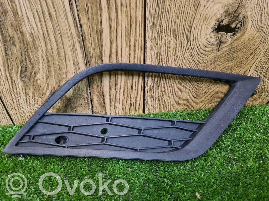 Seat Leon (5F) Etupuskurin alempi jäähdytinsäleikkö 