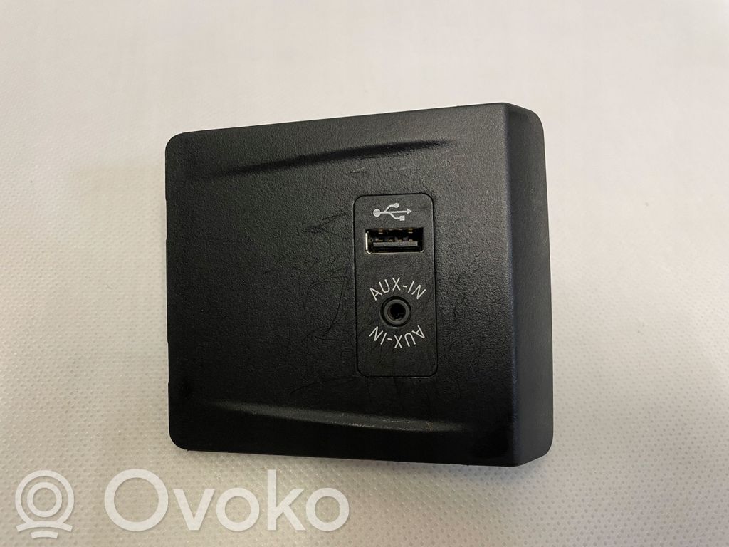 BMW 2 F45 Enchufe conector USB 