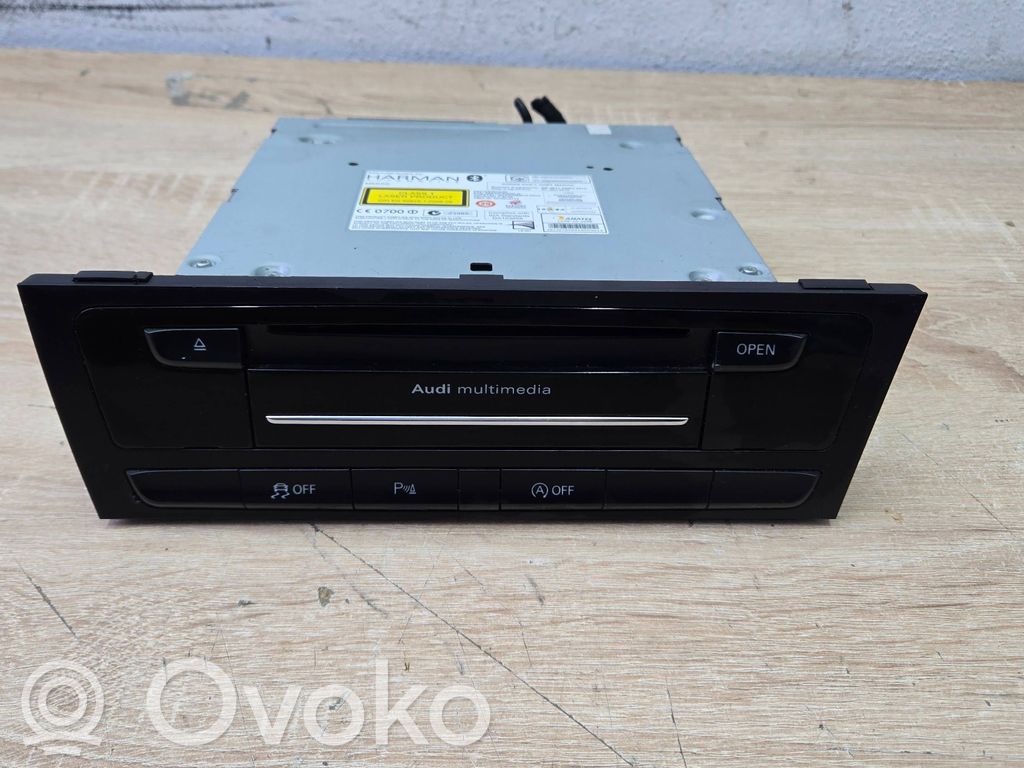 Audi A5 Sportback 8TA Panel / Radioodtwarzacz CD/DVD/GPS 