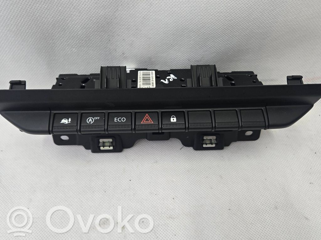 Renault Trafic III (X82) Other switches/knobs/shifts 