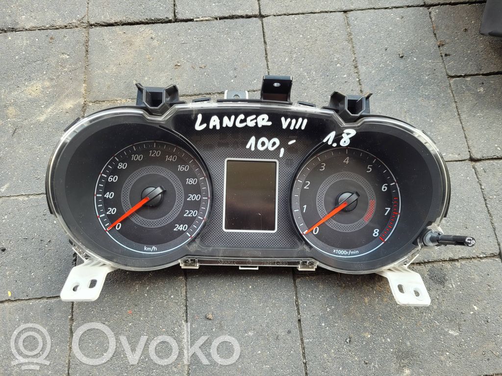 Mitsubishi Lancer VIII Licznik / Prędkościomierz 