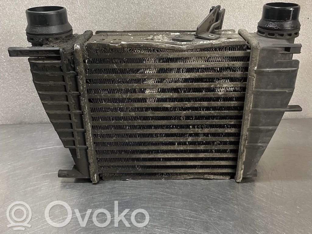 Renault Clio III Interkūlerio radiatorius 