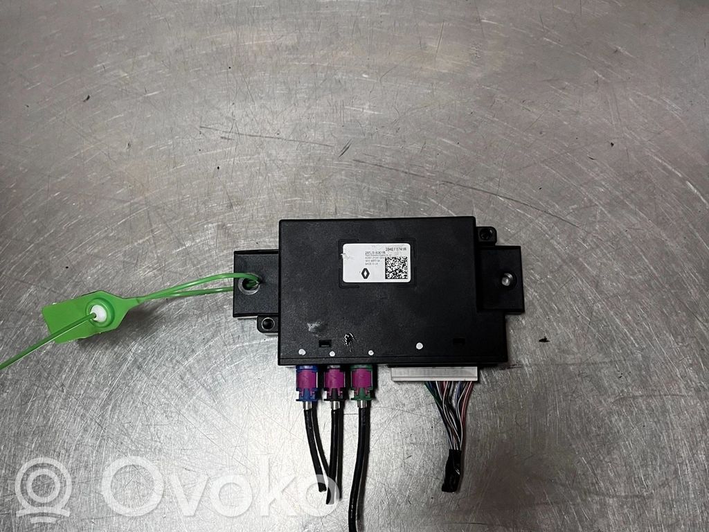 Renault Megane E-Tech Trunk lid opening control unit 