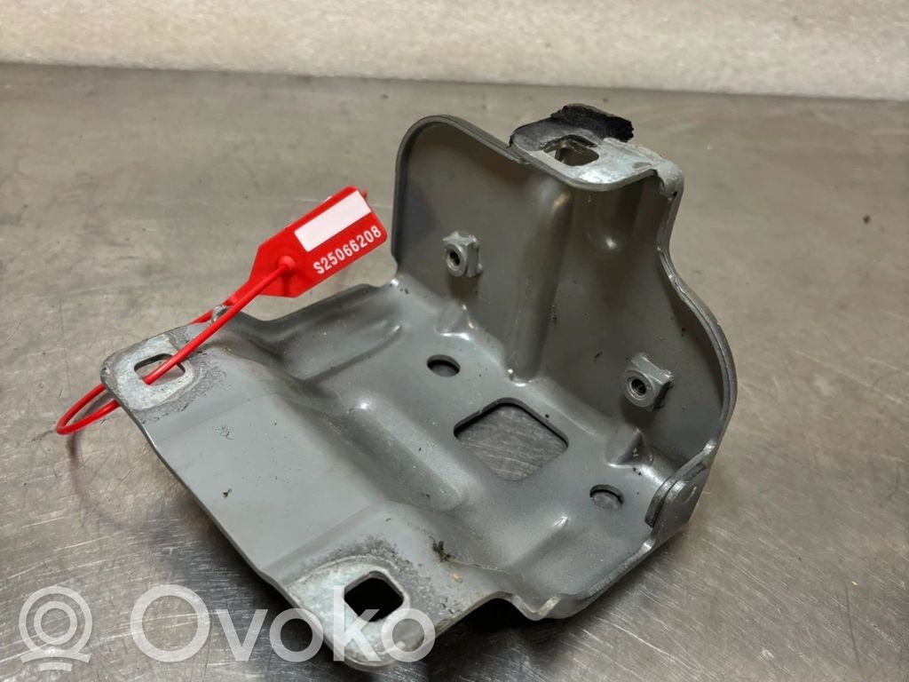 Fender mounting bracket   DODACIADUSTERIII3