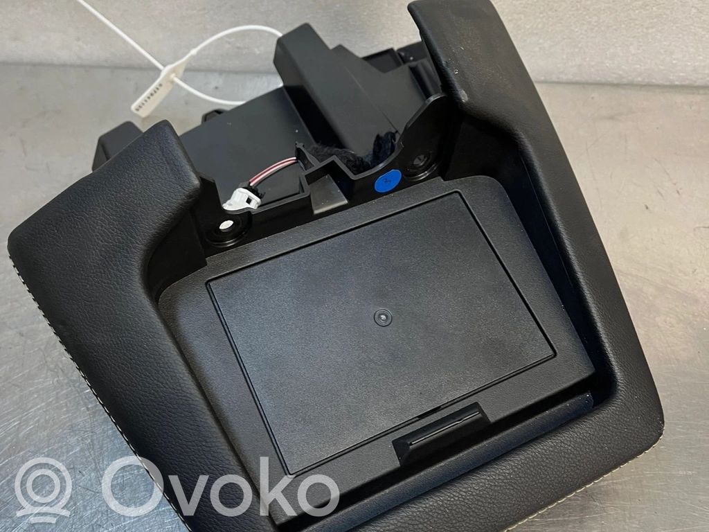 Renault Megane E-Tech Bagāžnieka vāka atvēršanas vadības bloks 