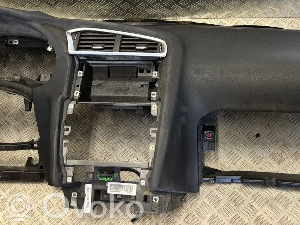 Citroen C4 II Панель 