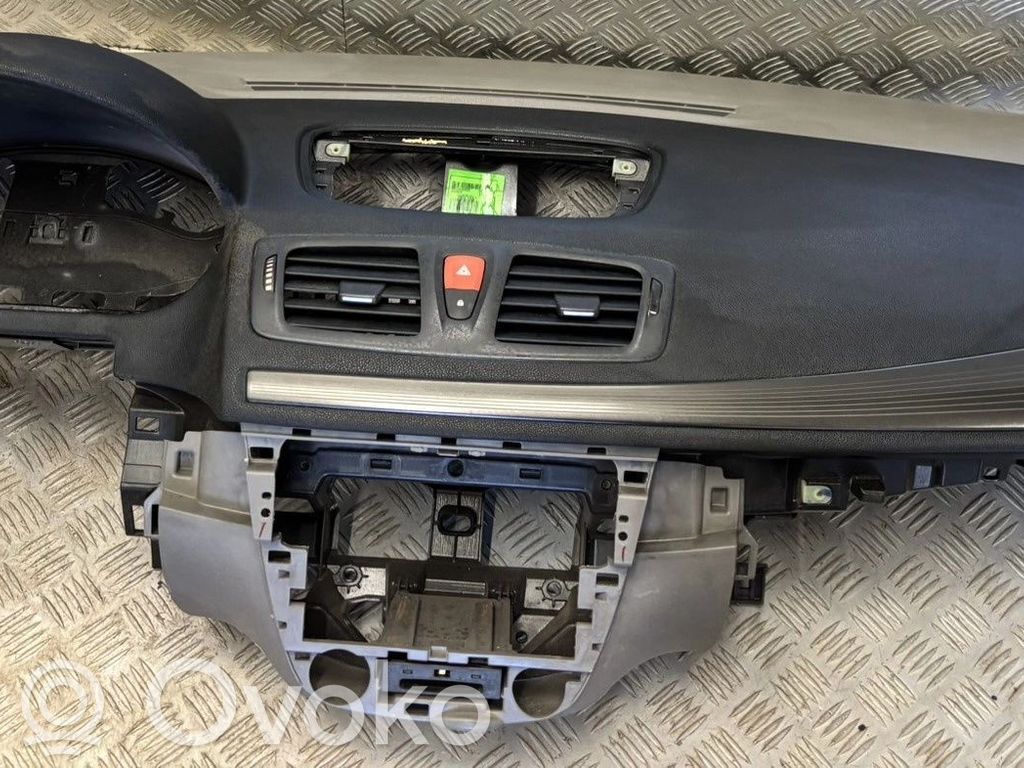 Renault Megane III Panel de instrumentos 