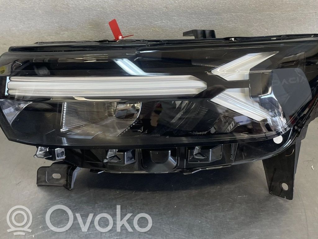 Dacia Duster III Headlight/headlamp 