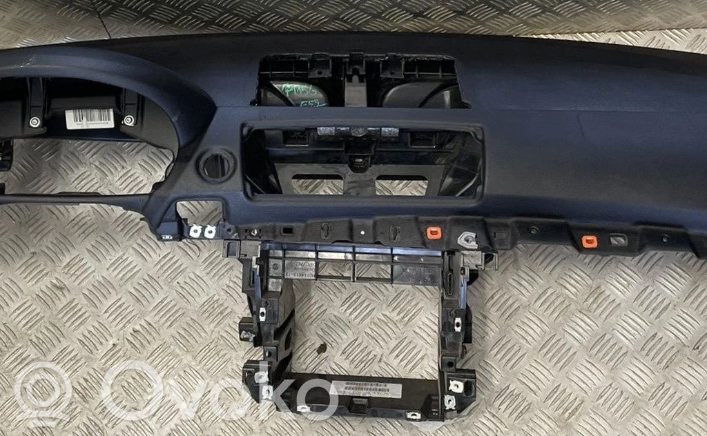 Dashboard   DOBMW1E81E82E87E88,9187578,6982860