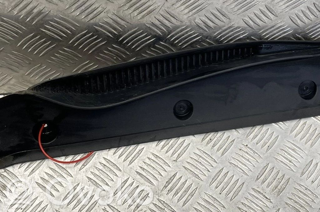 Porsche Taycan 9J1 Wygłuszenie / Pianka błotnika przedniego 