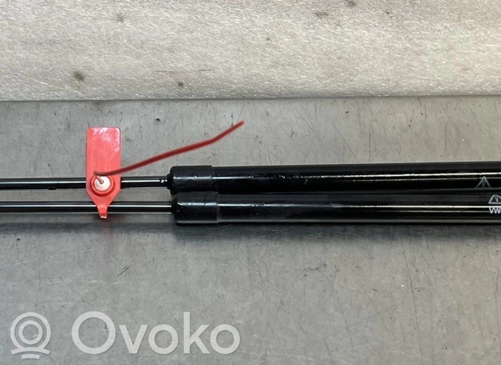 Audi A3 8Y Amortyzator / Siłownik tylnej klapy bagażnika 