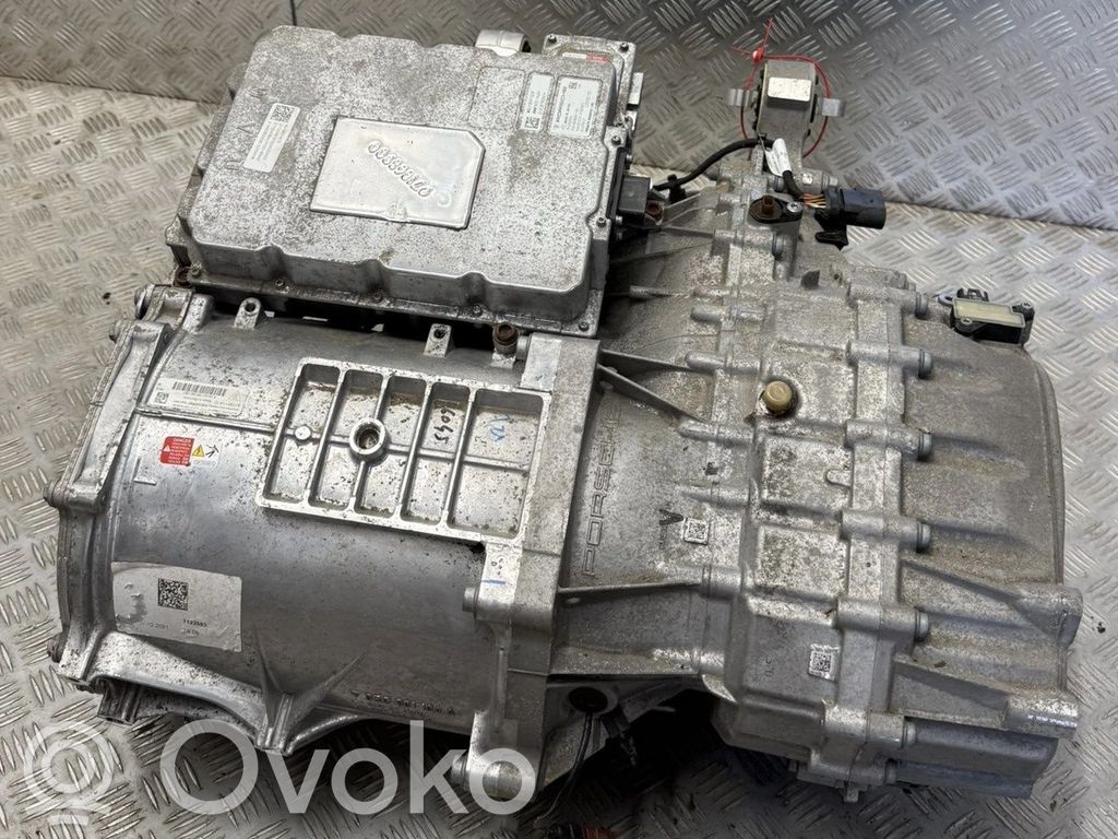 Porsche Taycan 9J1 Motore 