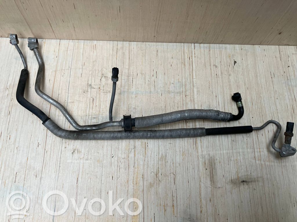 BMW 7 E38 Ilmastointilaitteen putki (A/C) 
