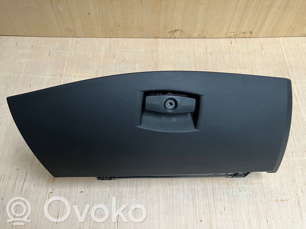 BMW 5 E60 E61 Daiktadėžė 