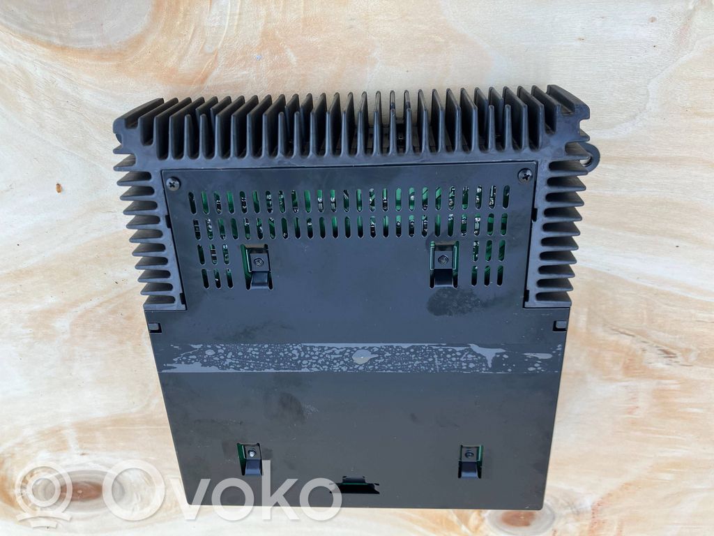BMW 7 E32 Sound amplifier 