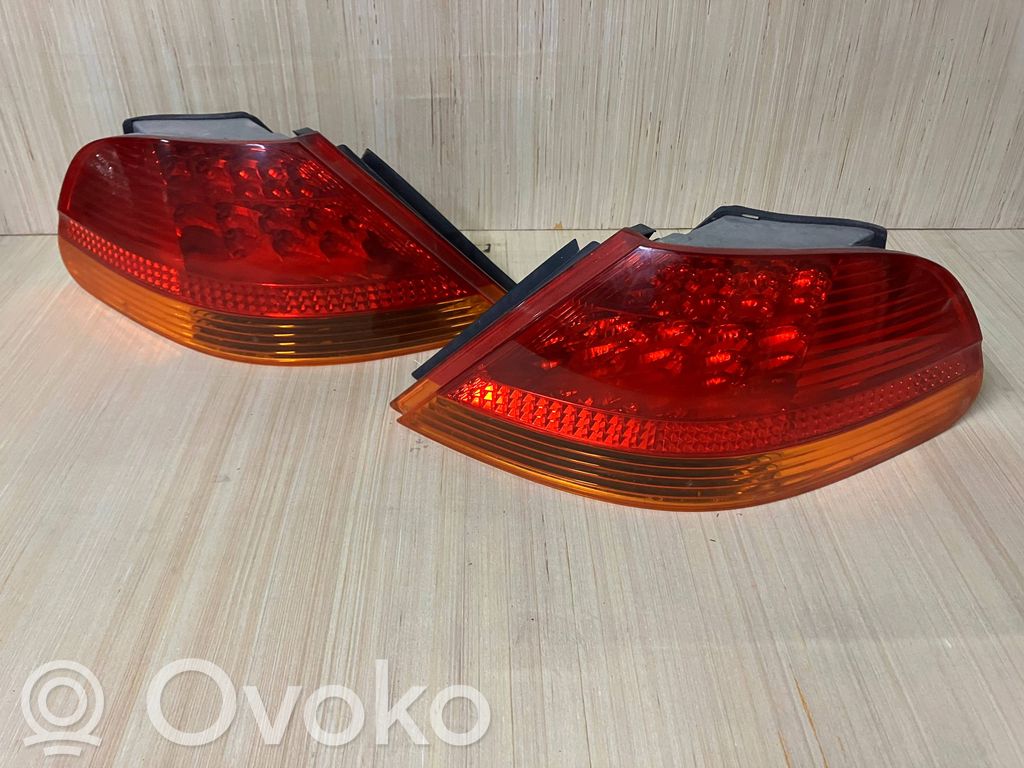 Rear/tail lights set   8379687,8379688