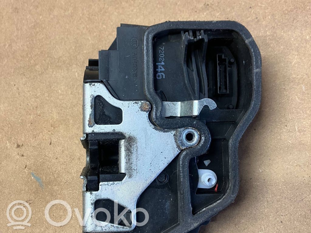 Front door lock   7202146