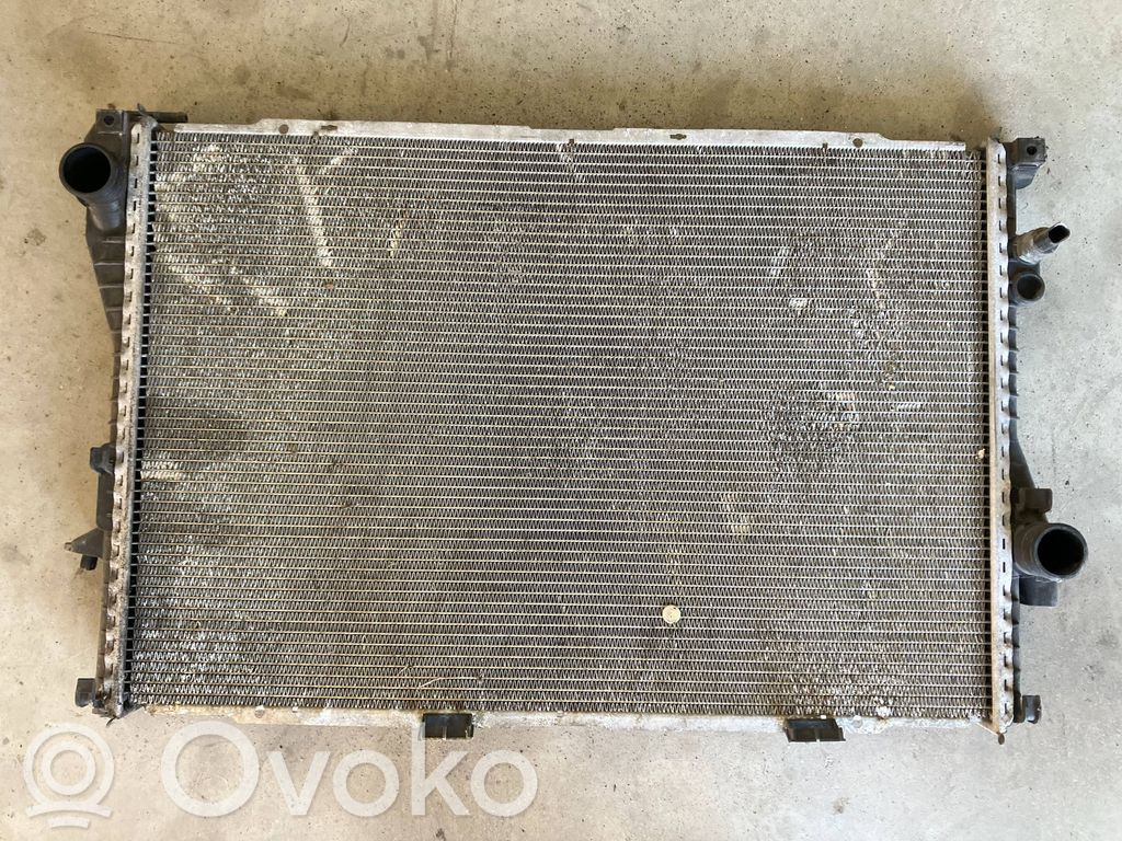 BMW 7 E38 Aušinimo skysčio radiatorius 