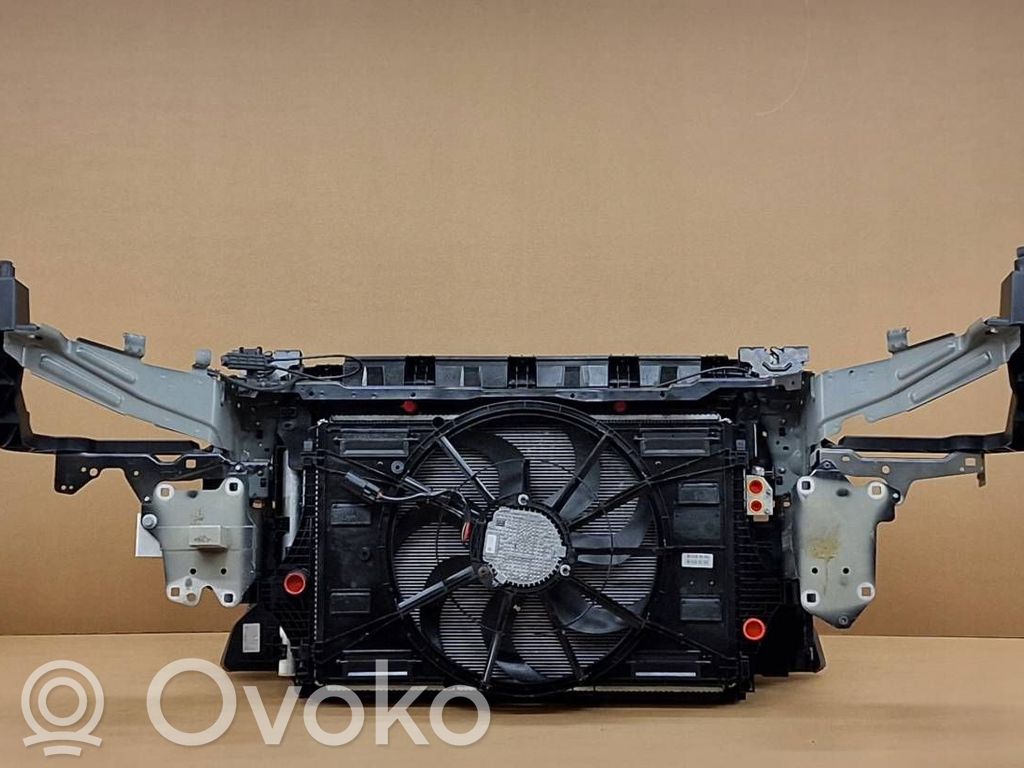 Volvo XC40 Pas przedni 