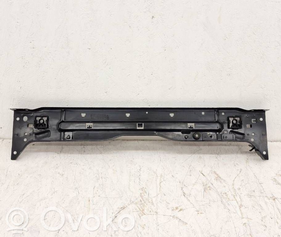 Volvo XC40 Radiatorių panelė 