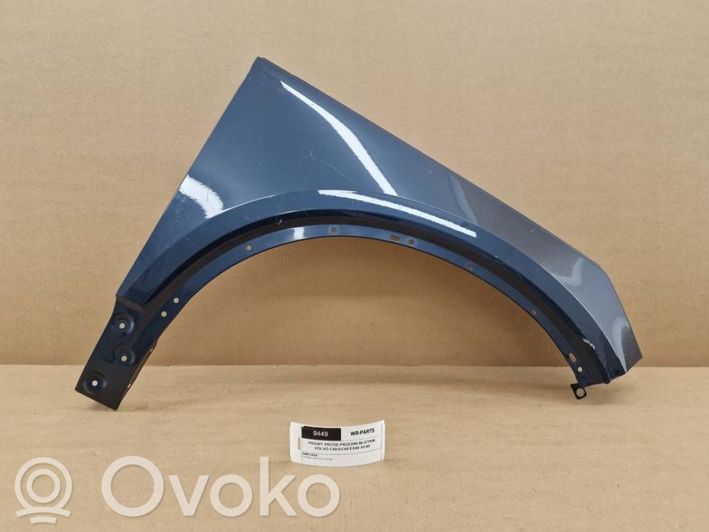 Volvo C40 Spārns 
