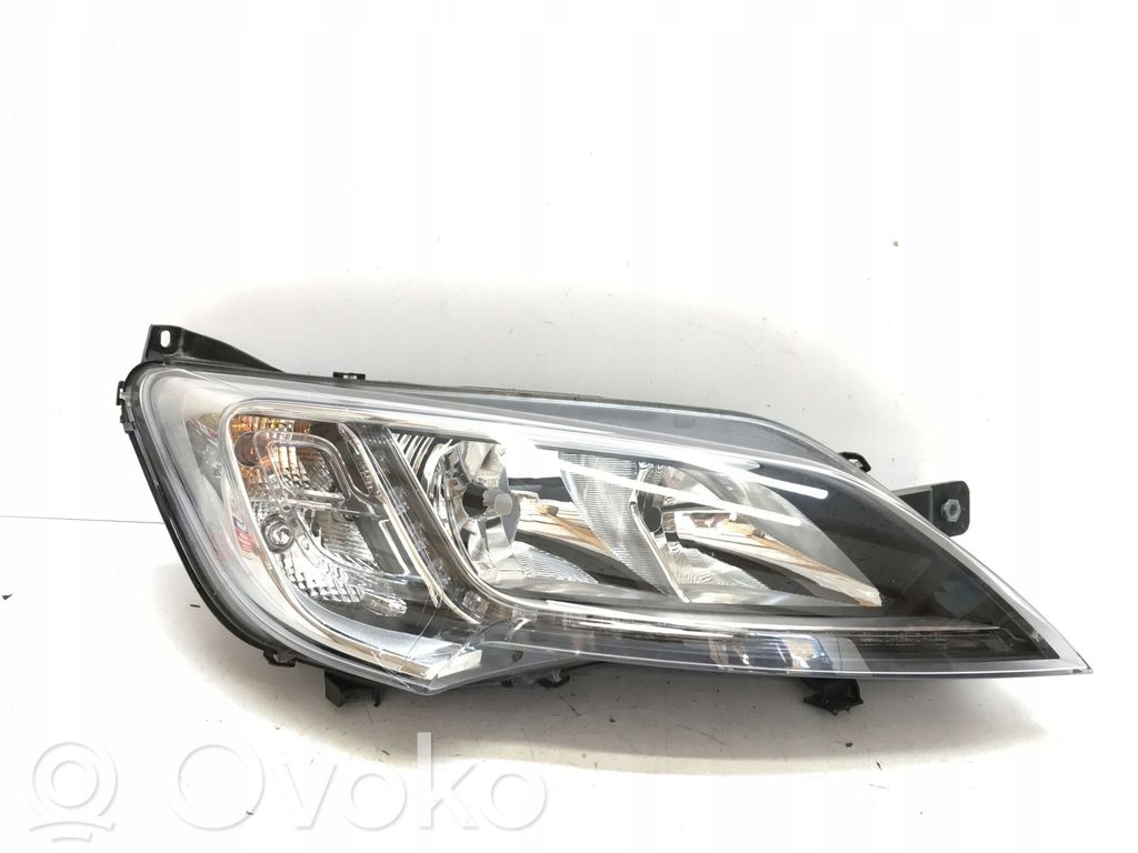 Opel Movano C Lampa przednia 
