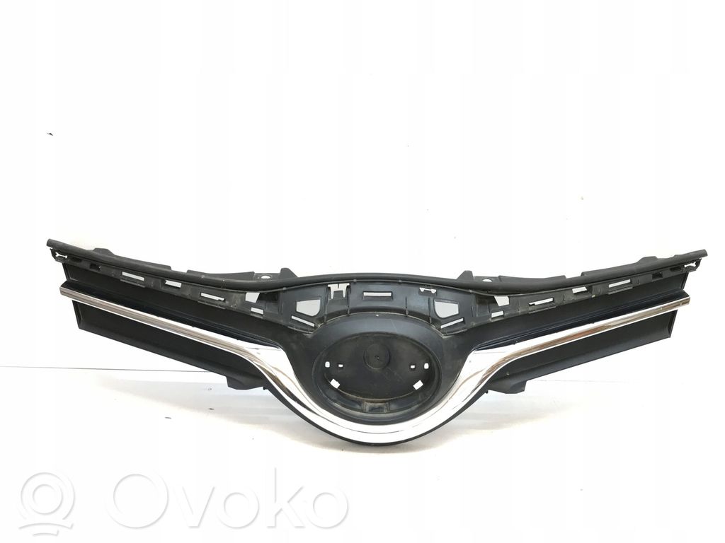 Toyota Yaris Front bumper upper radiator grill 