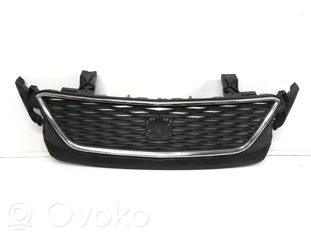 Seat Toledo IV (NH) Grotelės priekinės 