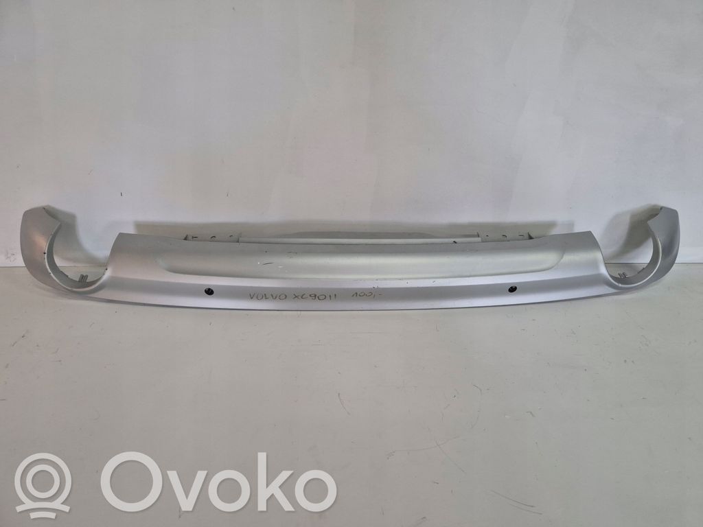 Volvo XC90 Takapuskurin alaosan lista 